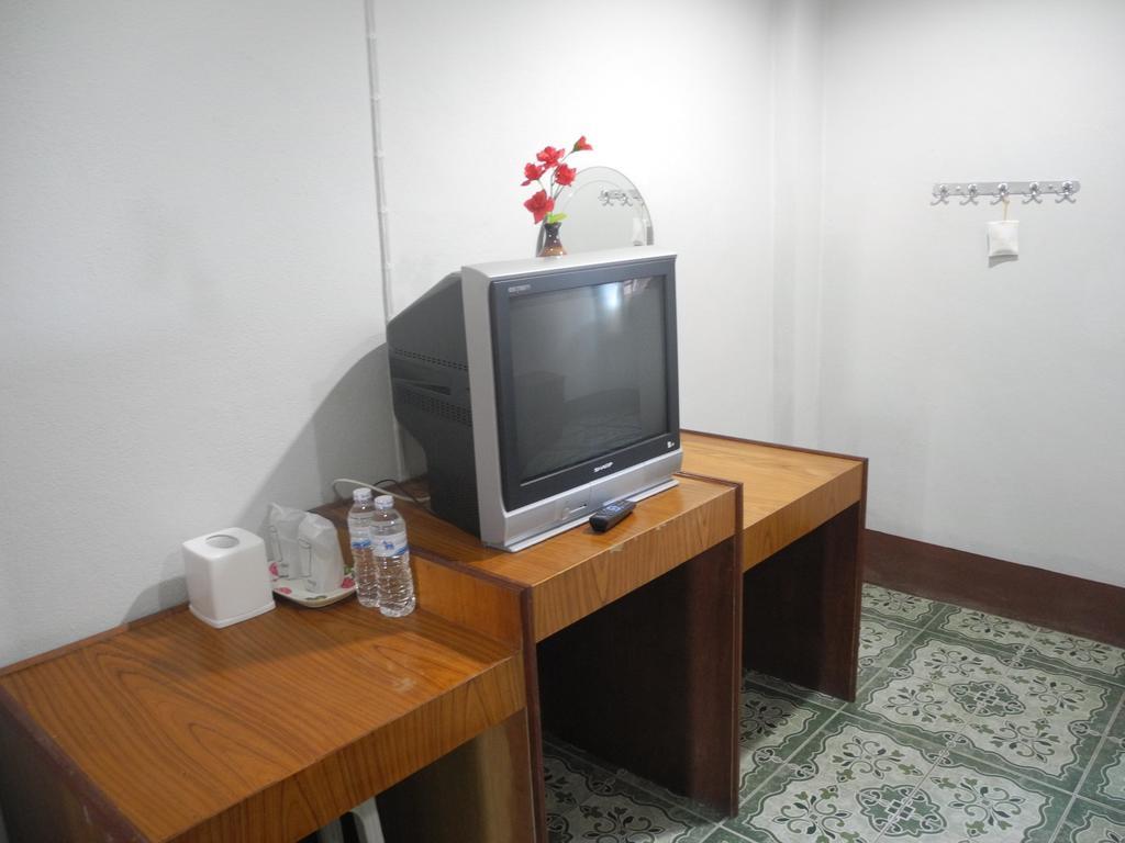 น้ำผึ้ง เพลส 1 Hotel เชียงแสน ภายนอก รูปภาพ